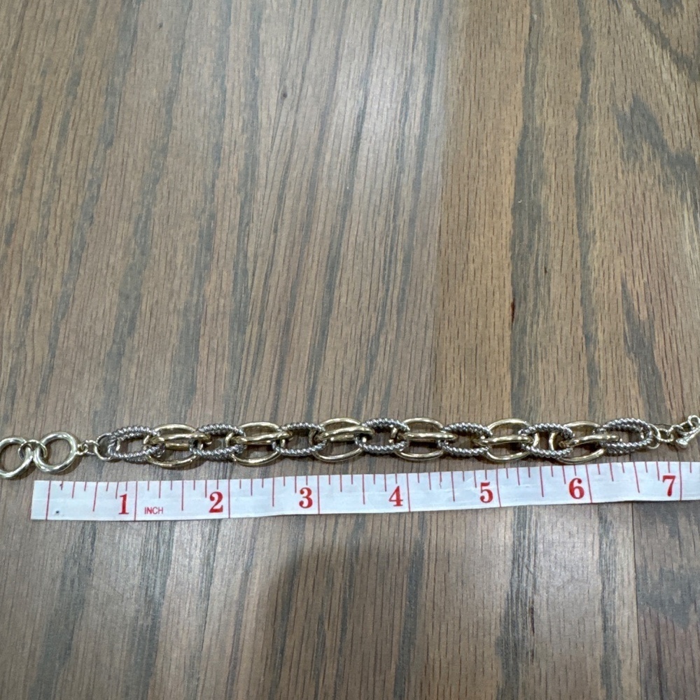 Gold and silver chain link bracelet. 7” - Picture 3 of 3